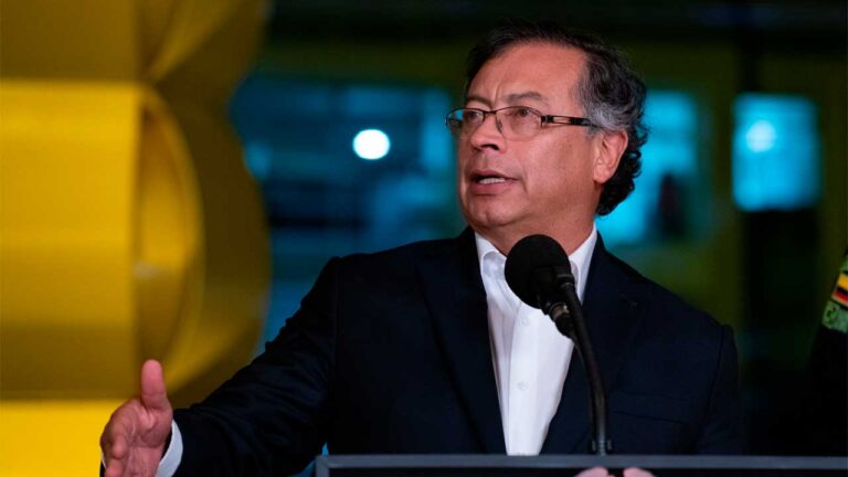 Presidente Petro anuncia política de bienestar social para integrantes de la Policía Nacional y las Fuerzas Militares