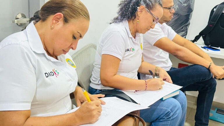 240702-llega-atencion-primaria-salud-maestros-familias-1280