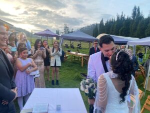 Los Novios Celebrando en Xua Parrilla”