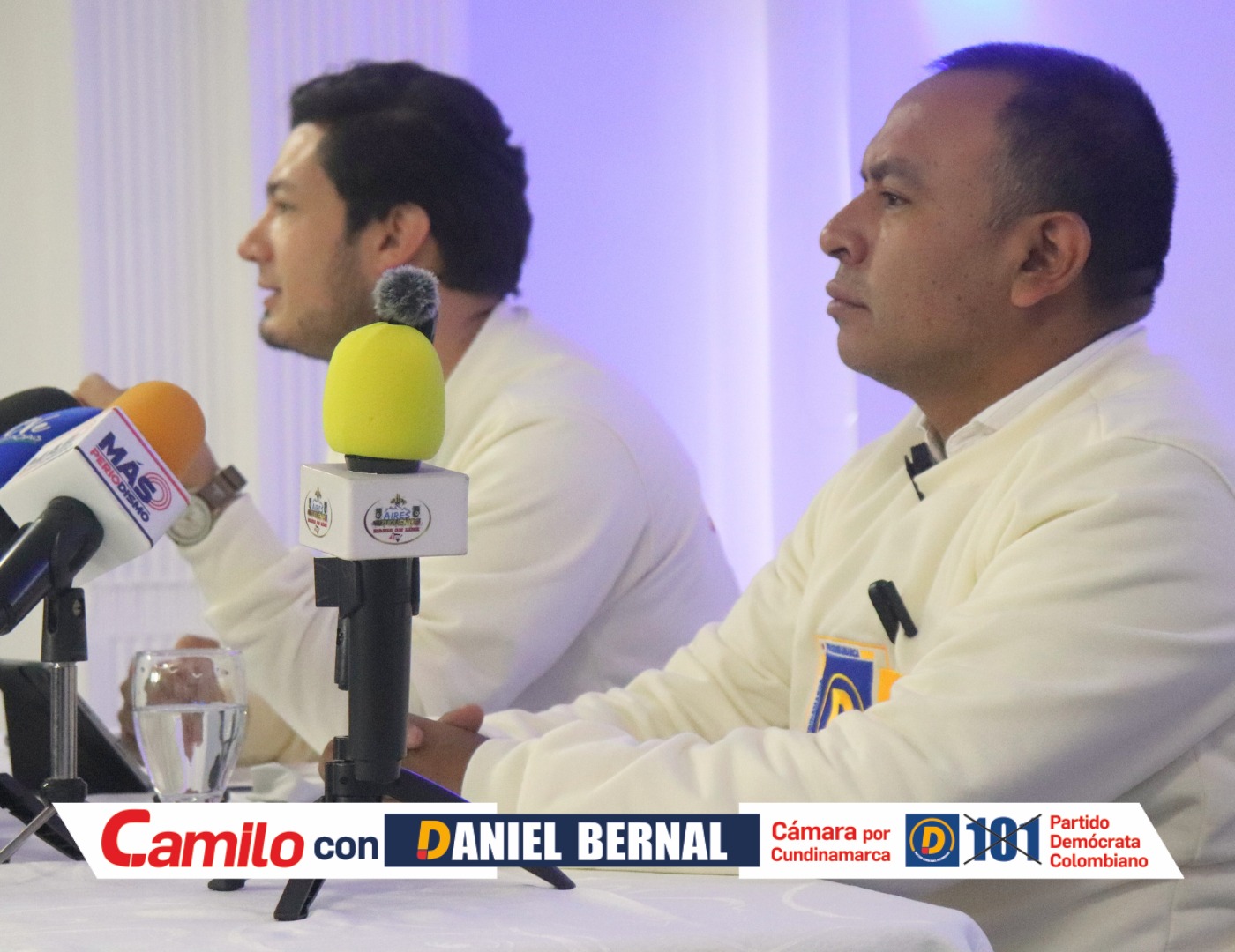Daniel Bernal en rueda de prensa en Soacha durante su campaña a la Cámara por Cundinamarca 2026