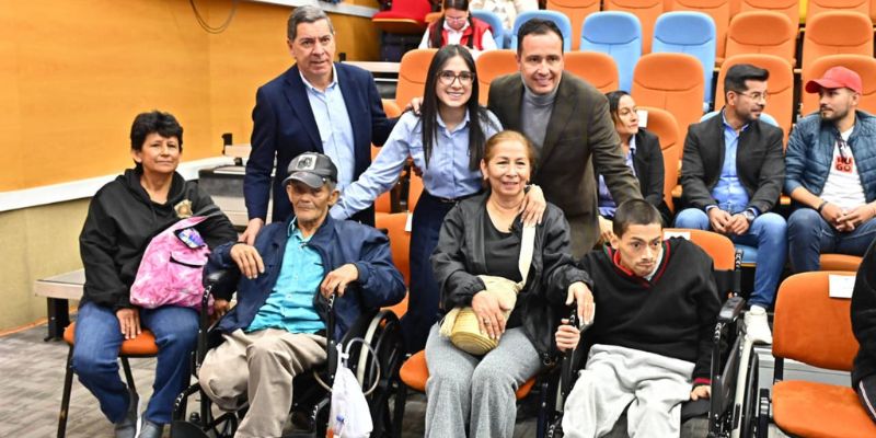 Entrega de ayudas técnicas.