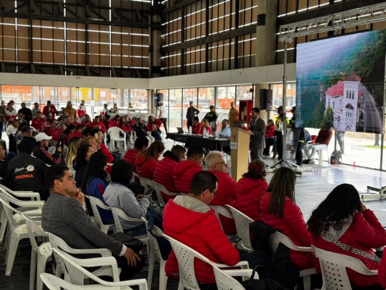 Sesión del Cabildo Abierto y socialización del Plan de Ordenamiento Territorial (POT) 2026-2039 en Soacha, con participación de ciudadanos y autoridades municipales