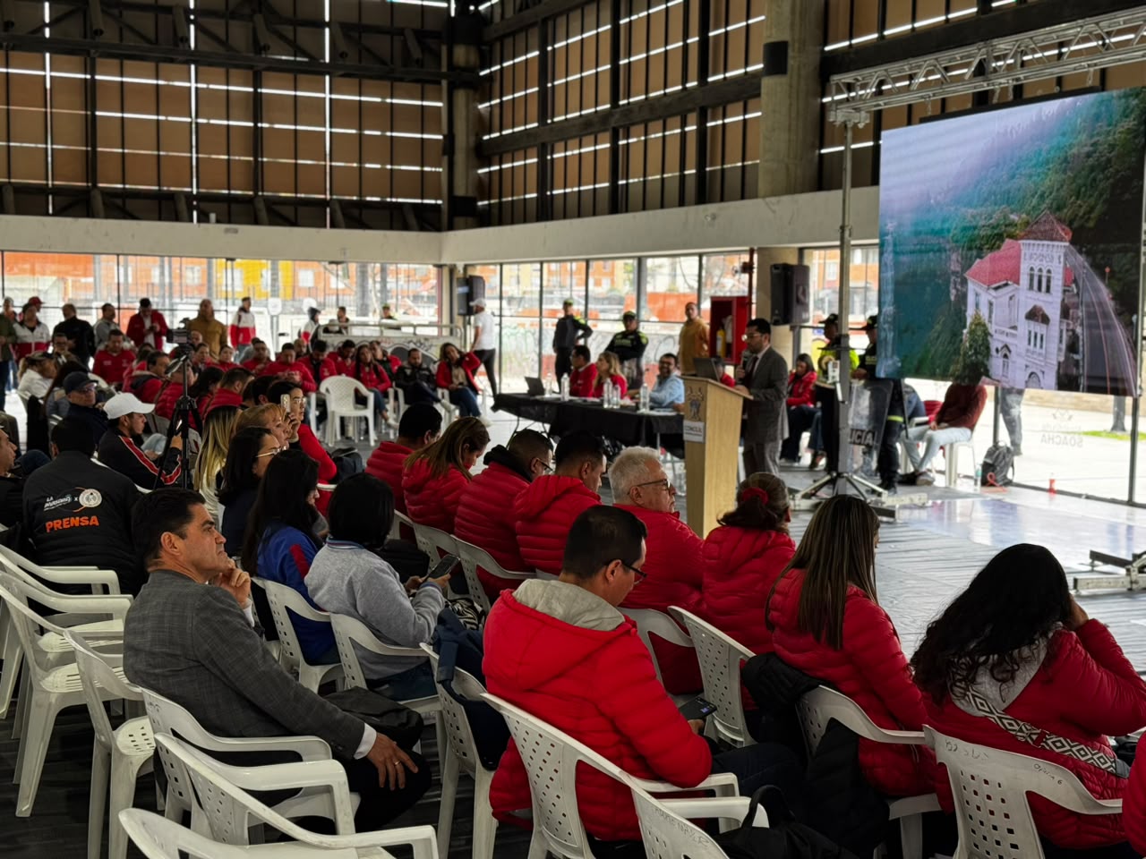 Sesión del Cabildo Abierto y socialización del Plan de Ordenamiento Territorial (POT) 2026-2039 en Soacha, con participación de ciudadanos y autoridades municipales