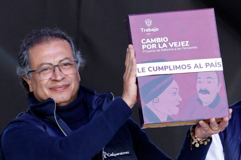 Gobernabilidad y consensos, los retos de Petro para la segunda mitad de su mandato
