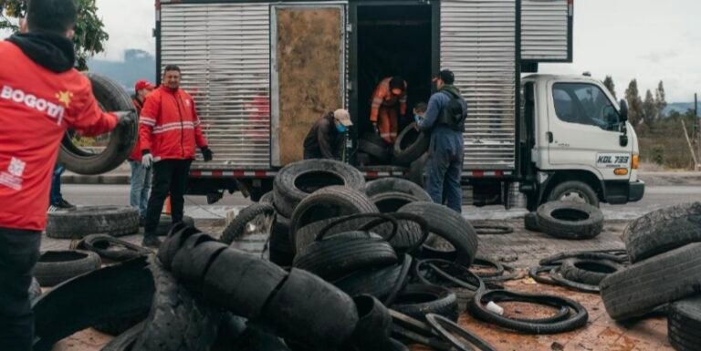Llantas abandonadas en Tunjuelito